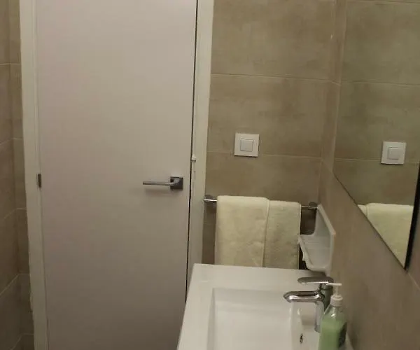 Acogedora Casa Al Lado De Vut-co-02999 公寓 *